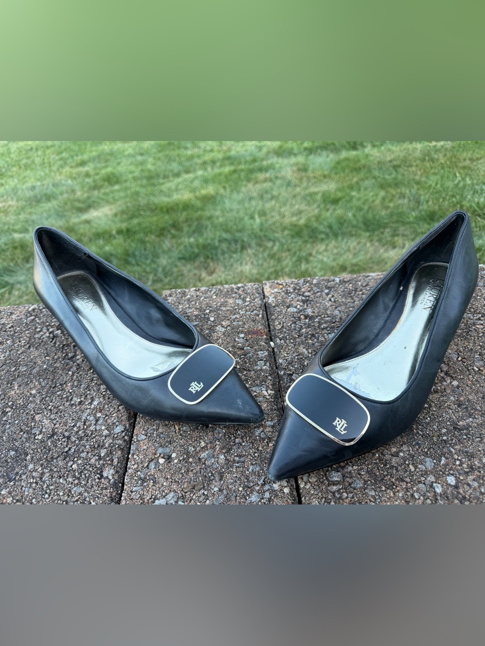 Lauren Ralph Lauren Black Pointed-Toe Pumps with Gold Emblem kitten heel